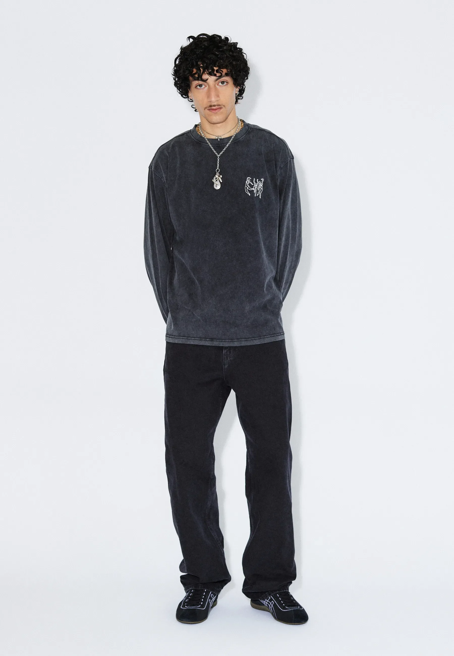 Caiden Long Sleeve - Washed Black Dance