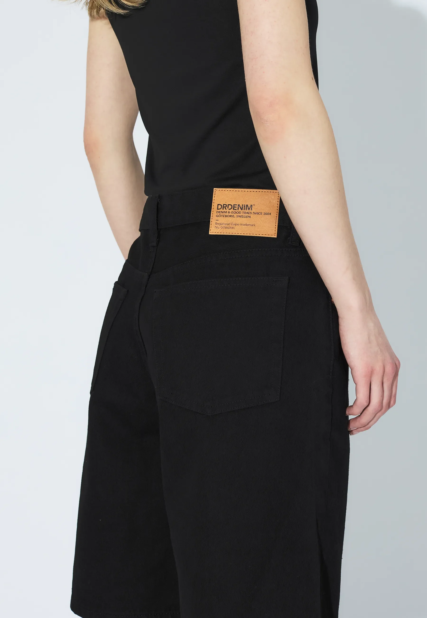 Lea Shorts - Black - Image 6