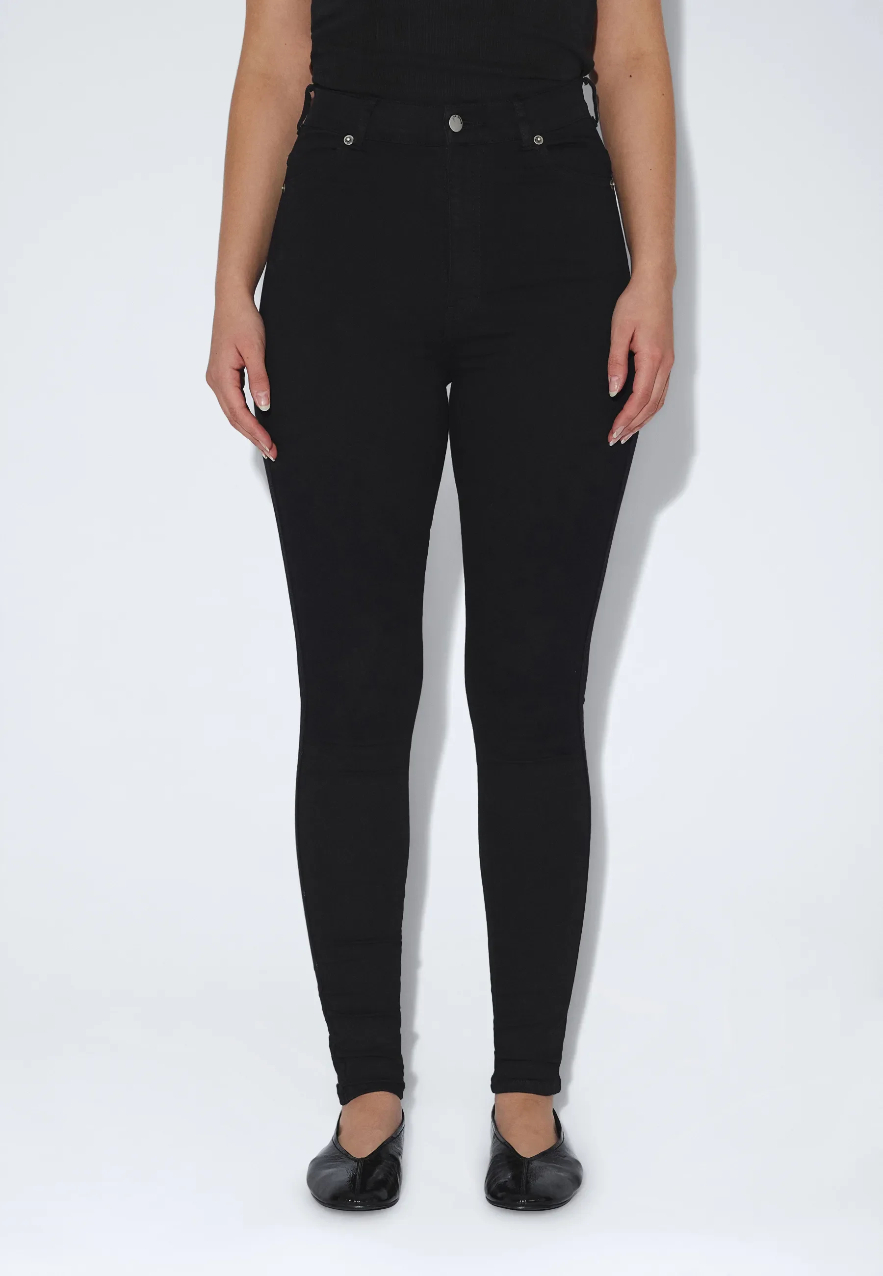 Moxy Petite - Black - Image 5