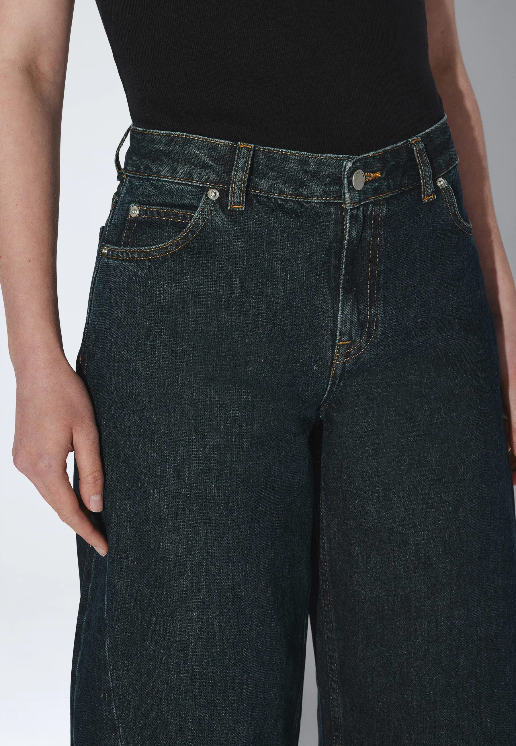 Nanci Mid Barrel Seam - Kodiak Dark Retro - Image 7
