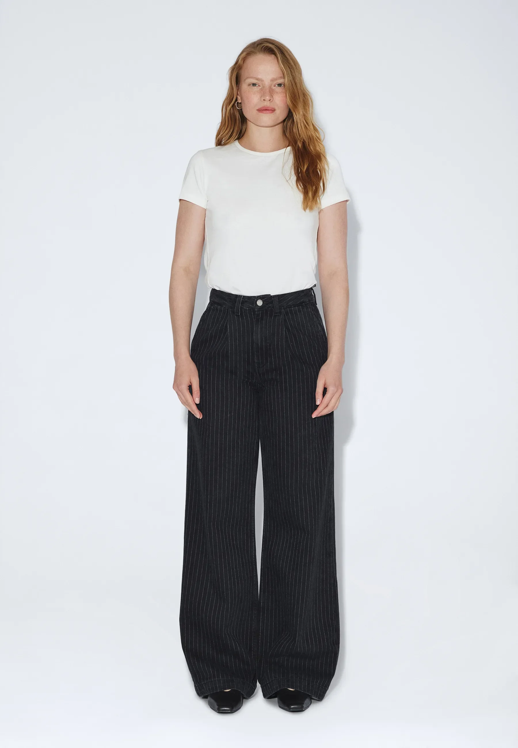 Rhue High Wide Pleated - Washed Black Pinstripe