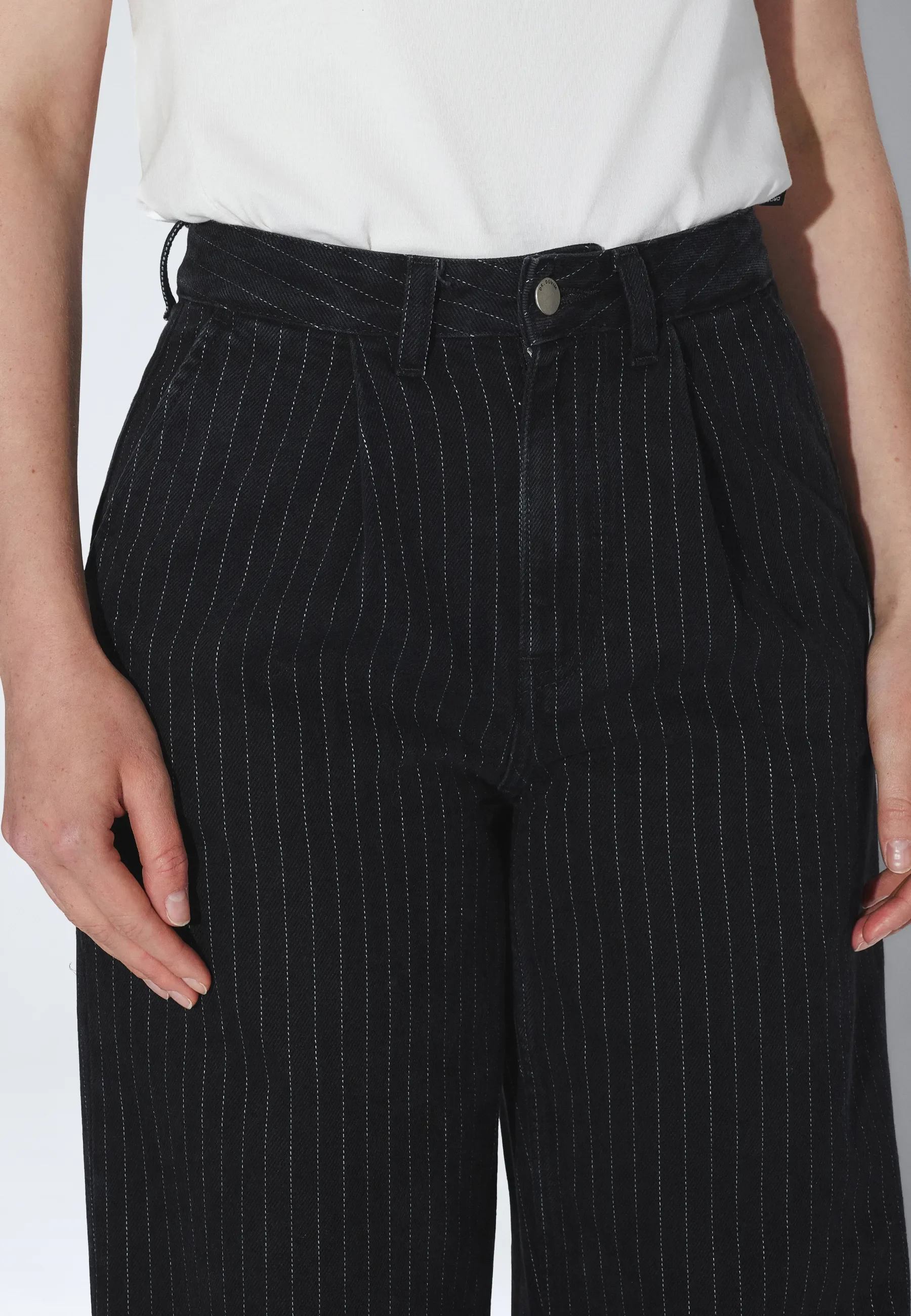 Rhue High Wide Pleated - Washed Black Pinstripe - Image 7