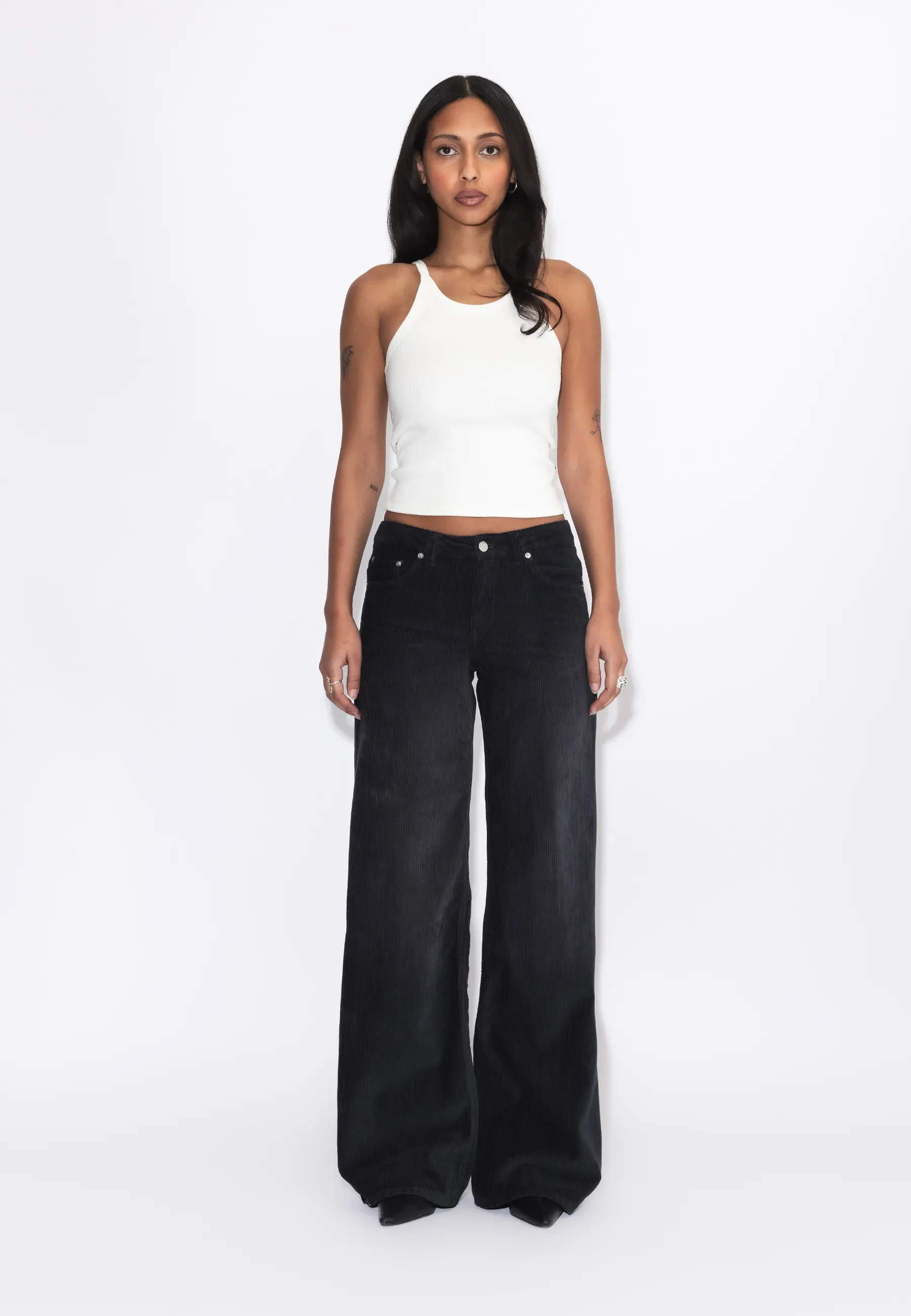 Rhue Low Wide - Washed Black Shade Cord