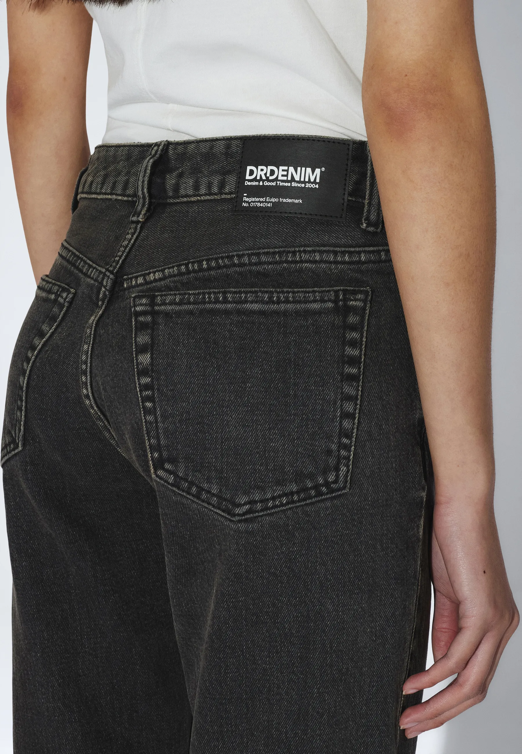 Straw Mid Slim - Tar Aged Black - Image 8