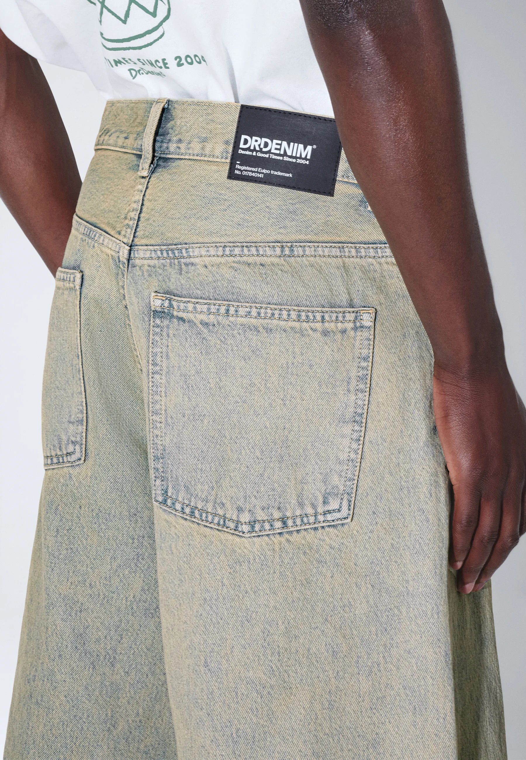 Vali Shorts - Stream Desert - Image 9