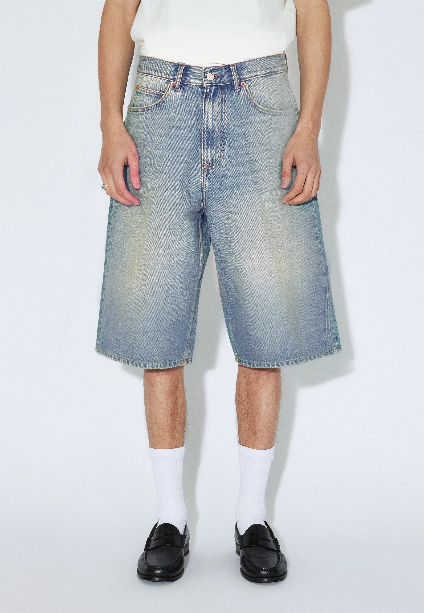Vali Shorts - Stream Sky Aged - Image 5